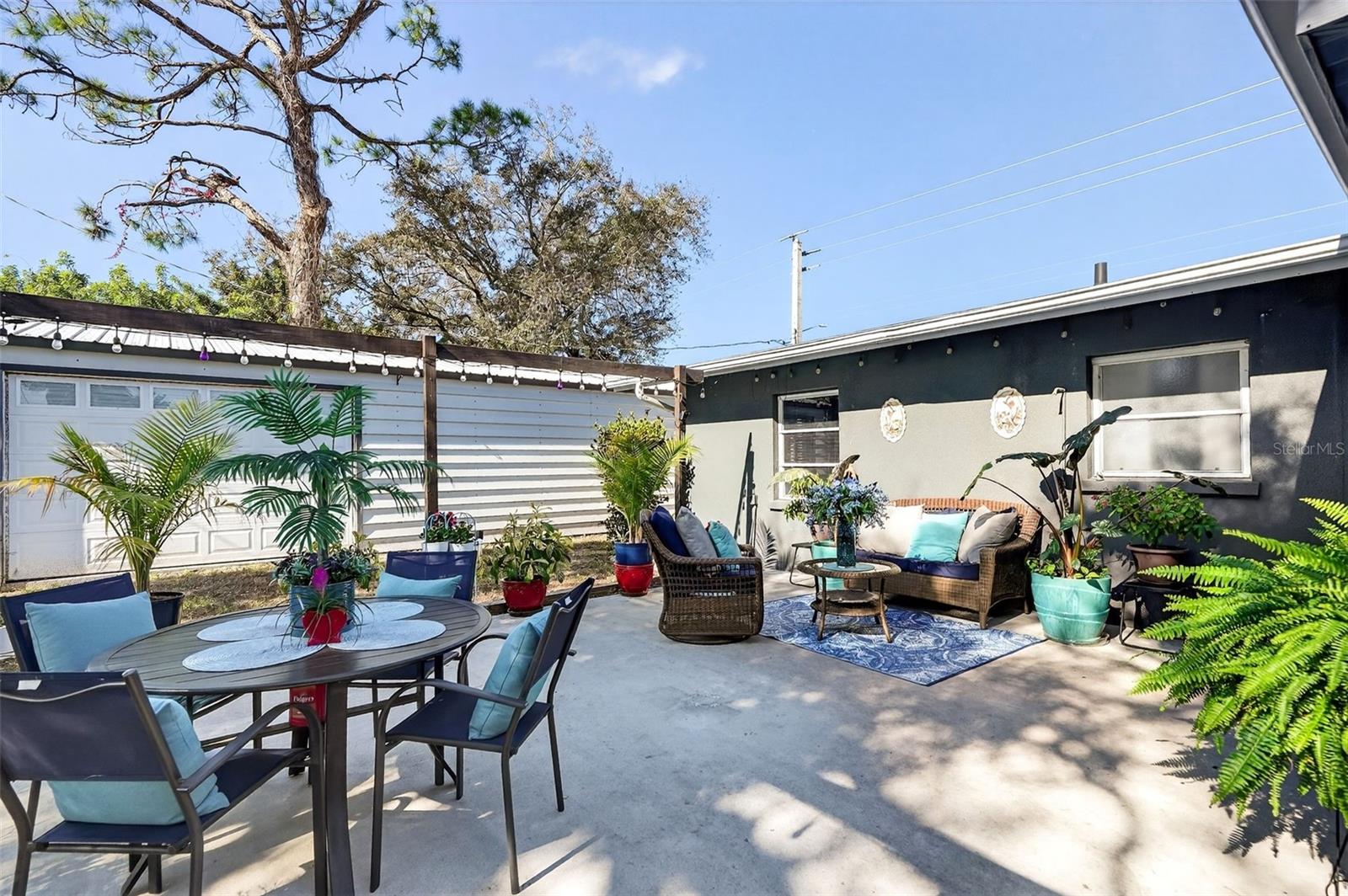 SOUTH VENICE - Residential