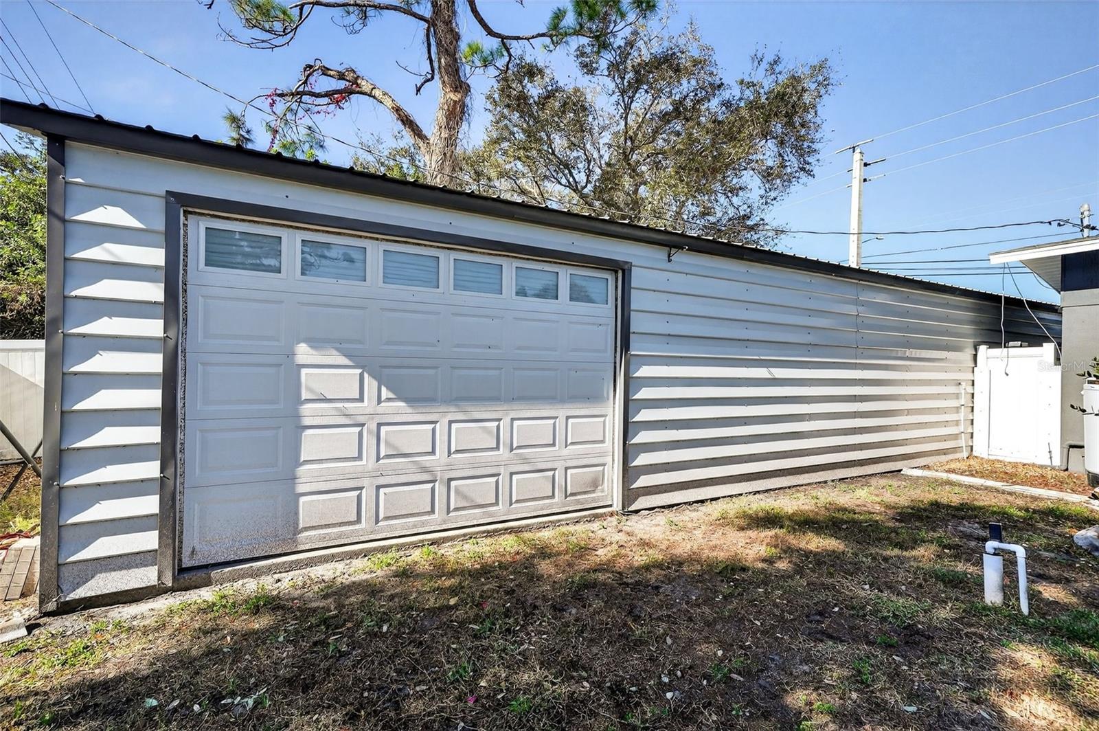 SOUTH VENICE - Residential