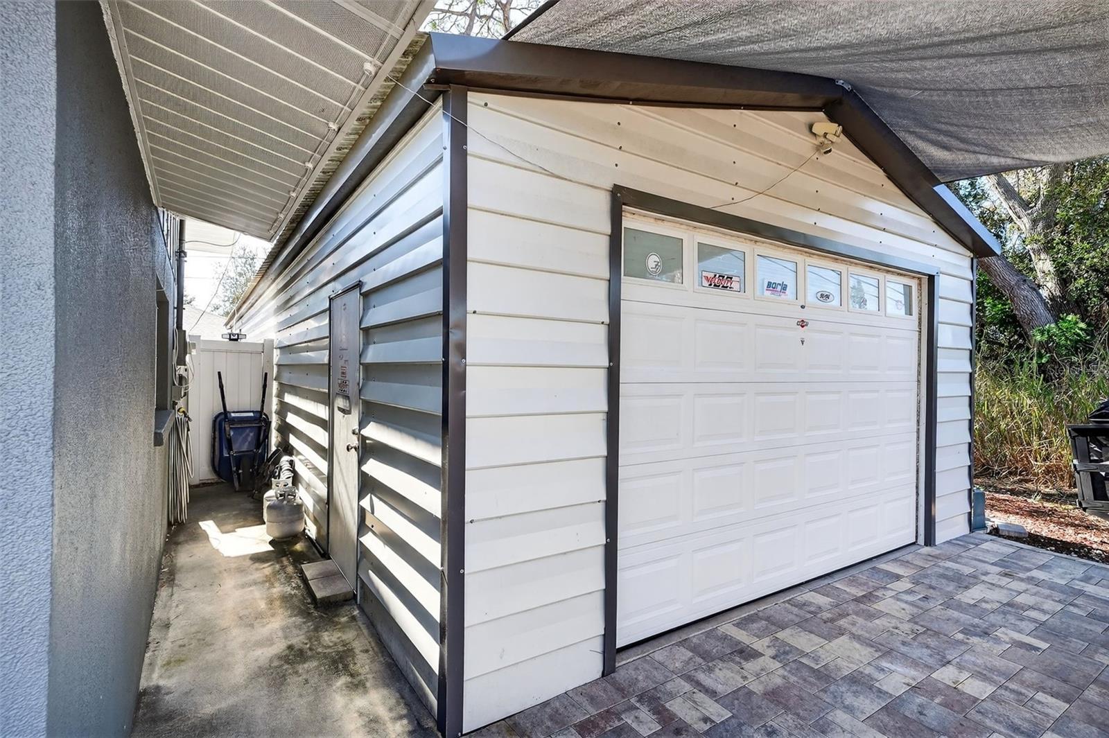 SOUTH VENICE - Residential