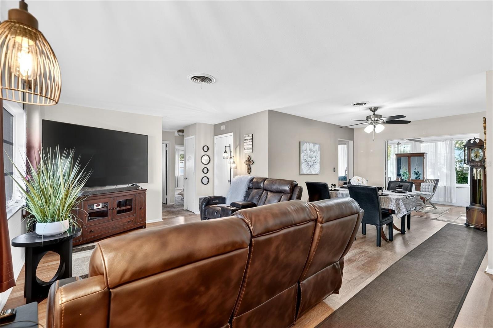 SOUTH VENICE - Residential