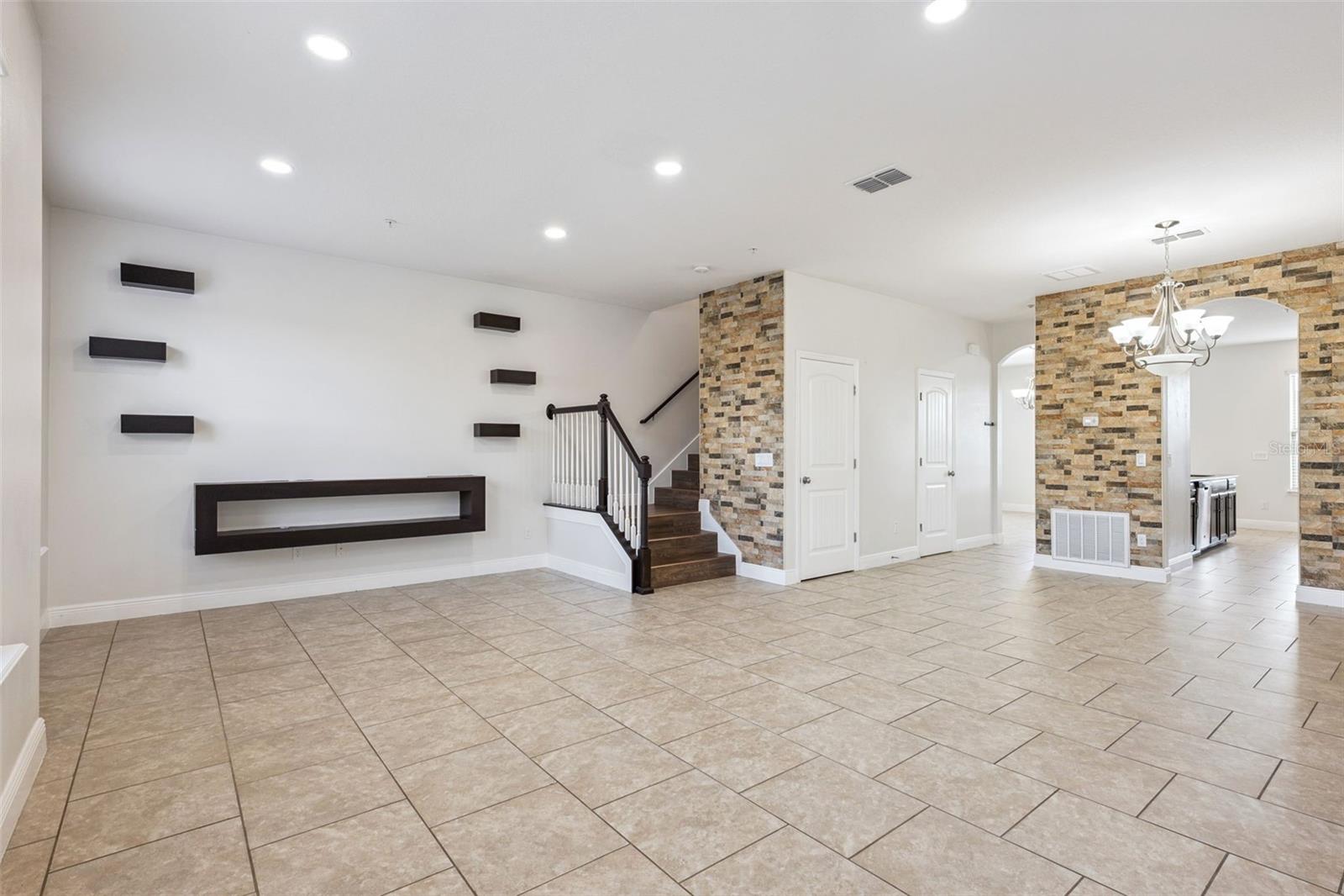 RAVINIA/EAST PARK - Residential