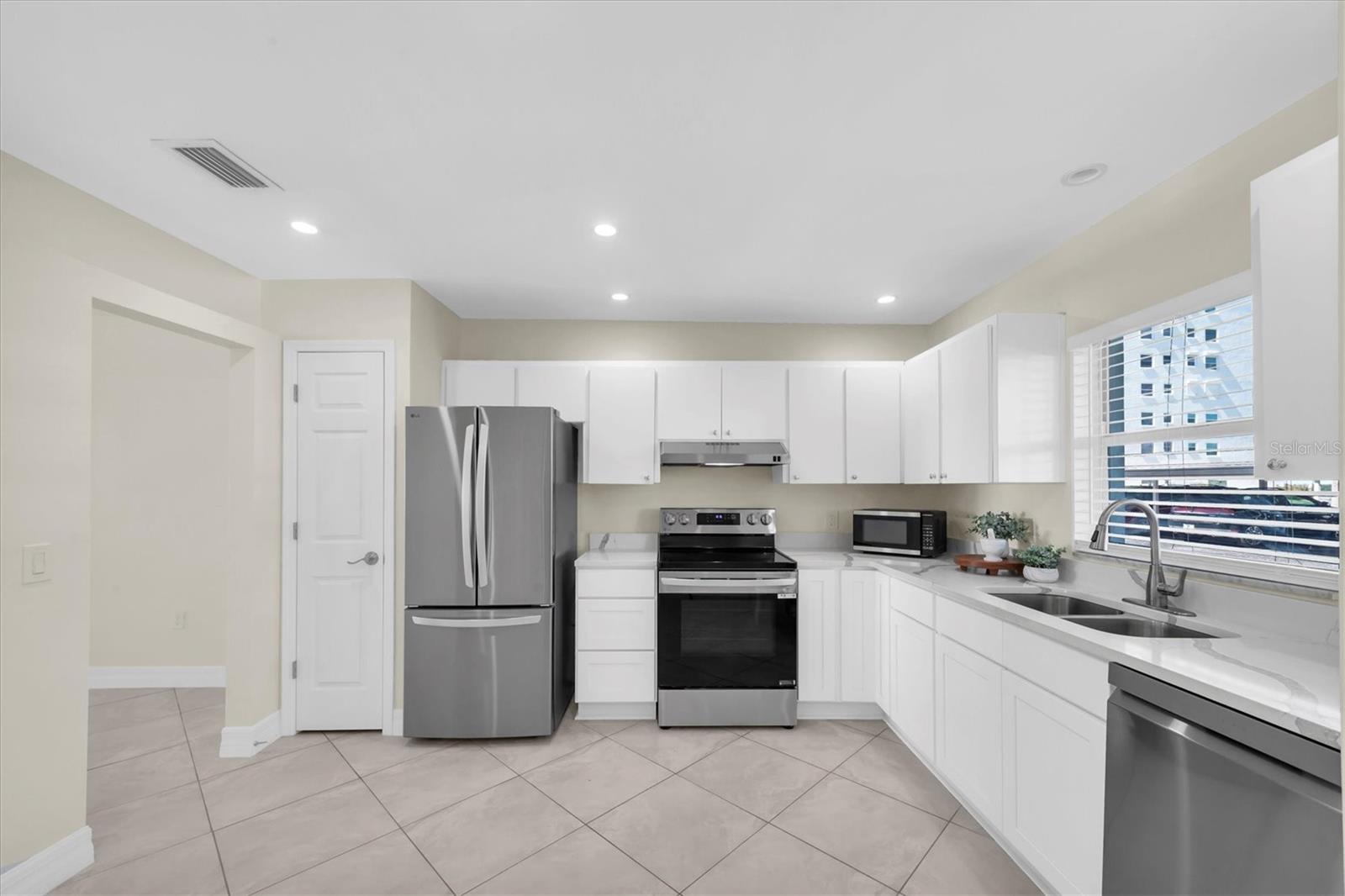 ROYAL STEWART ARMS - Residential