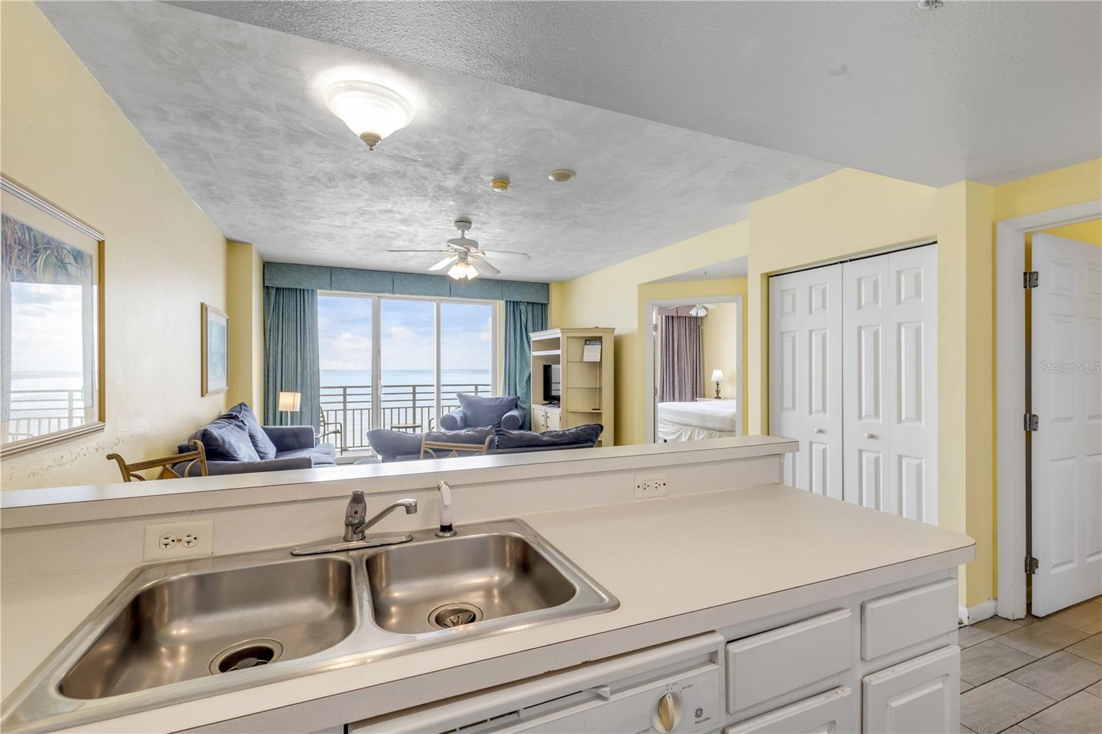 OCEAN WALK 01 DB CONDO - Residential