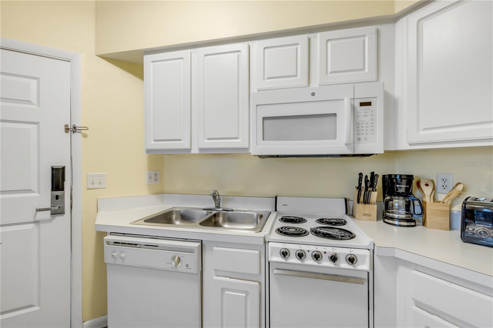 OCEAN WALK 01 DB CONDO - Residential