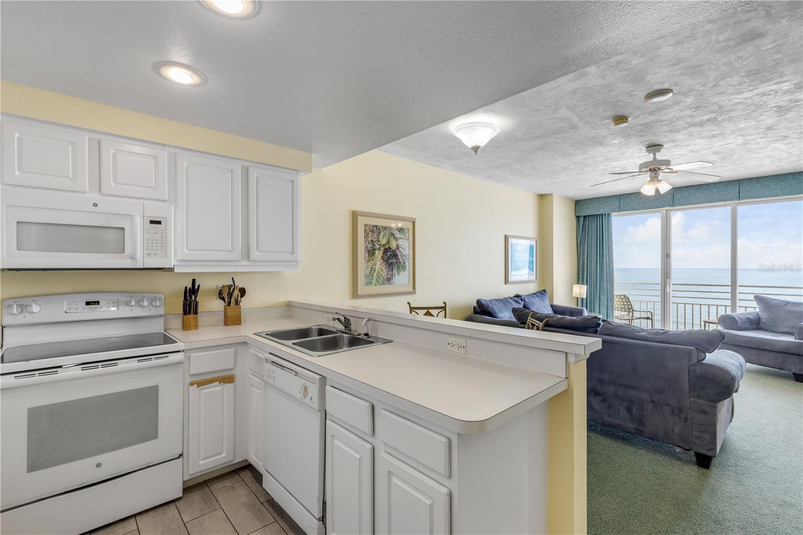 OCEAN WALK 01 DB CONDO - Residential