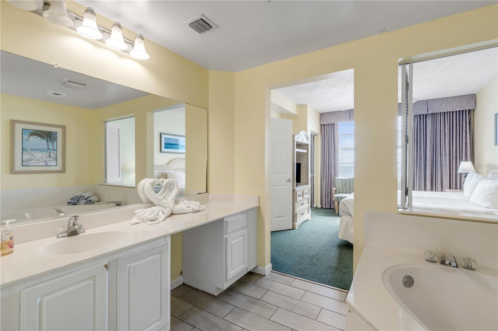 OCEAN WALK 01 DB CONDO - Residential