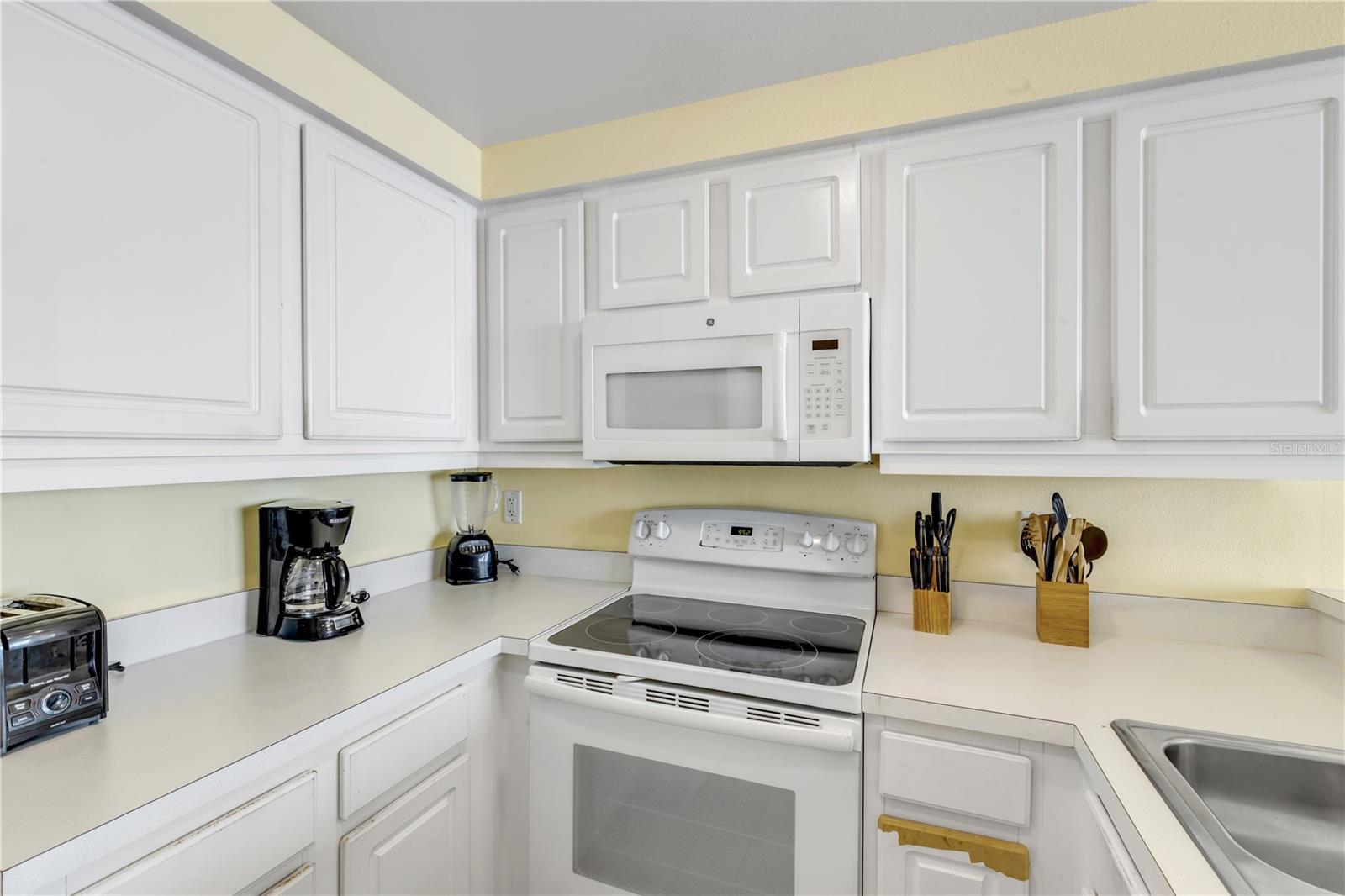 OCEAN WALK 01 DB CONDO - Residential