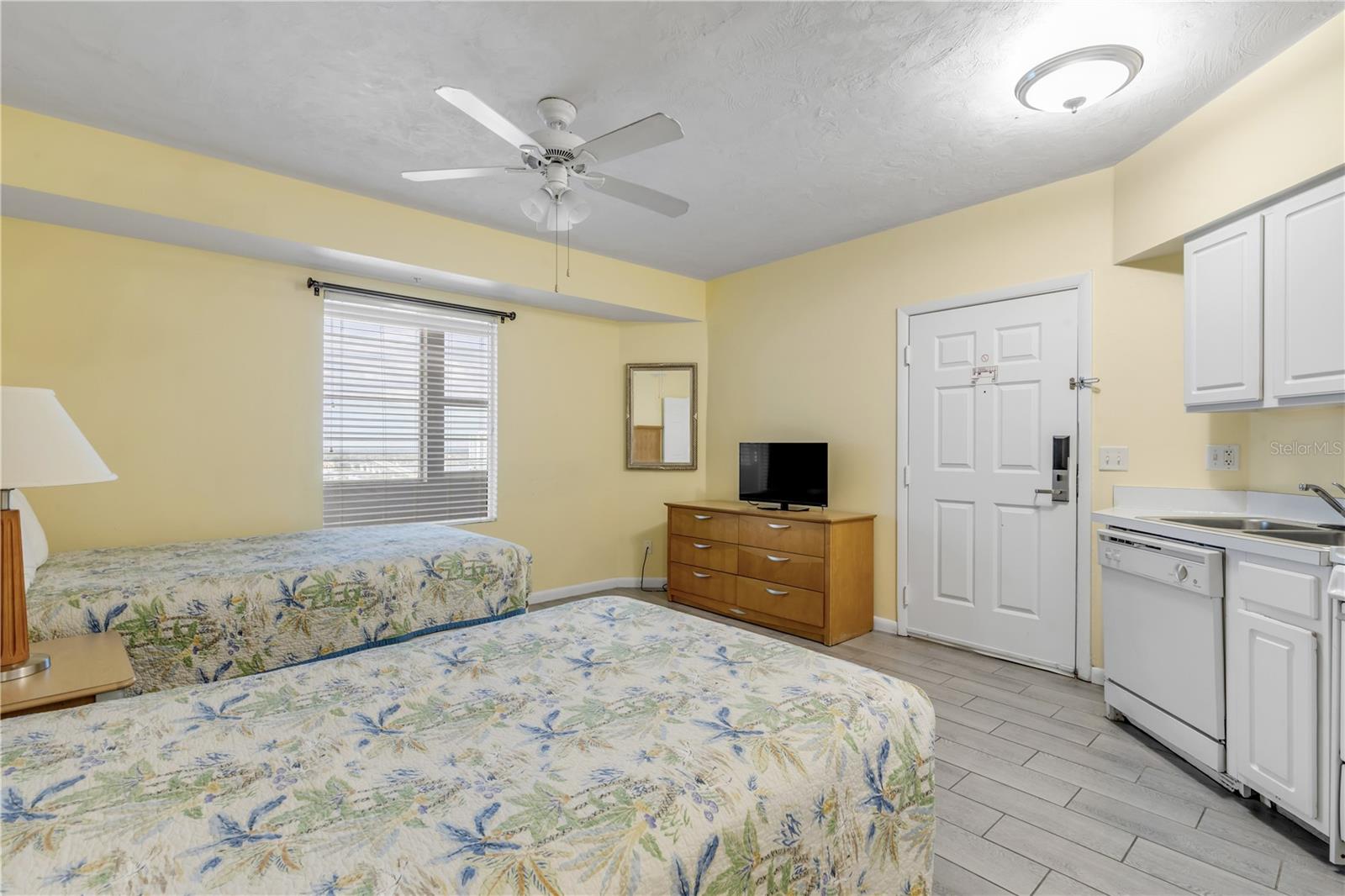 OCEAN WALK 01 DB CONDO - Residential