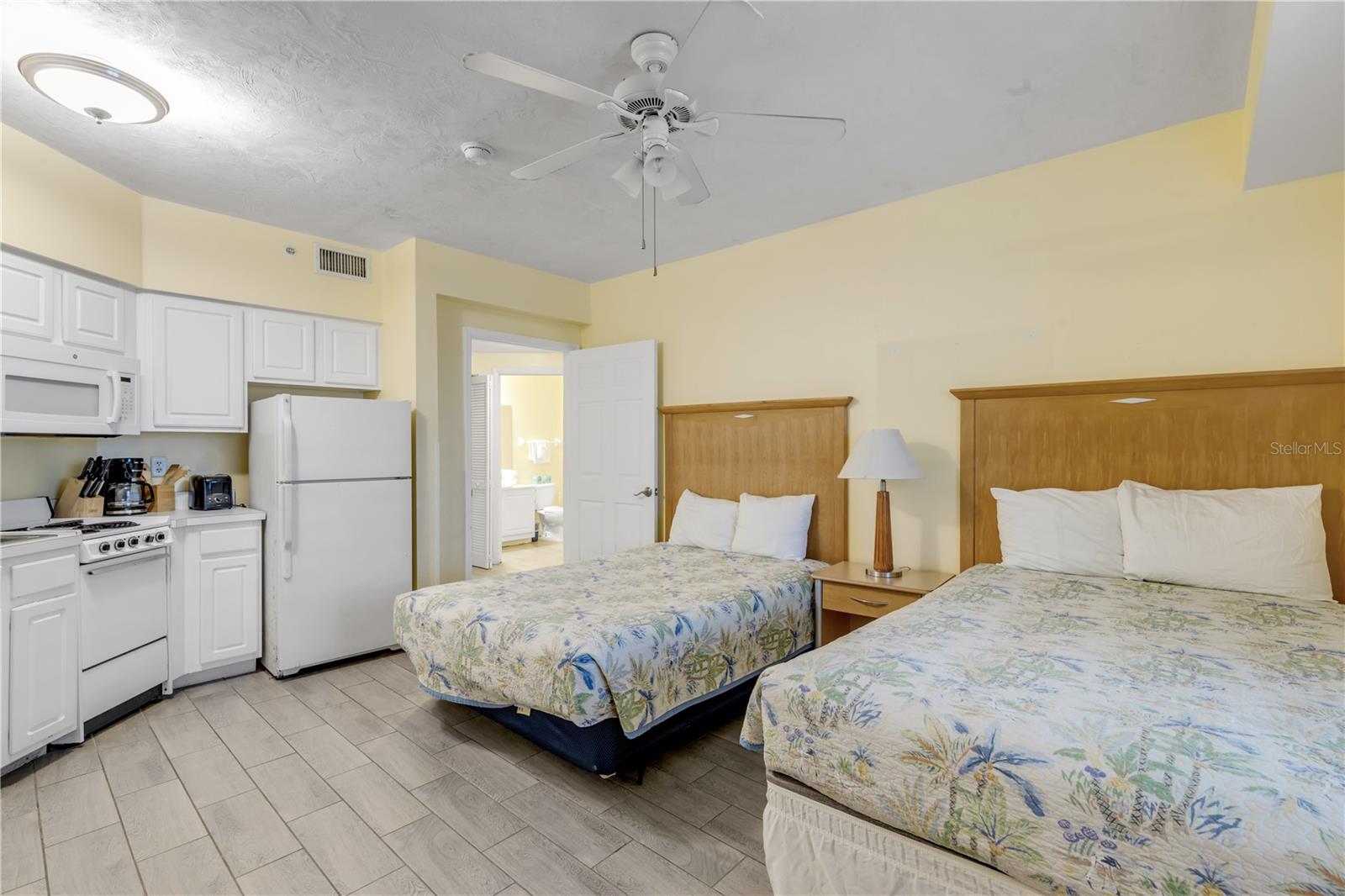 OCEAN WALK 01 DB CONDO - Residential