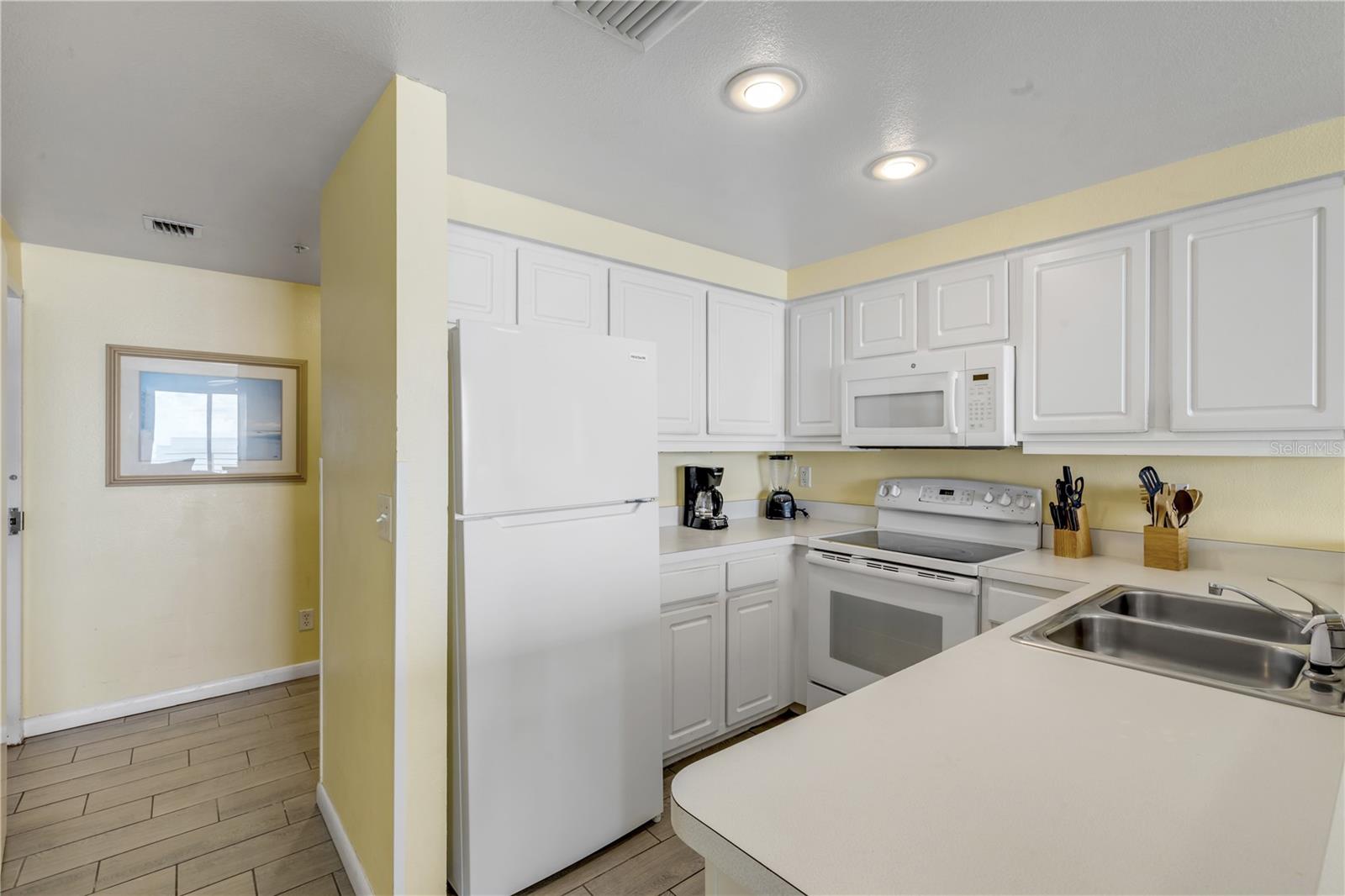 OCEAN WALK 01 DB CONDO - Residential