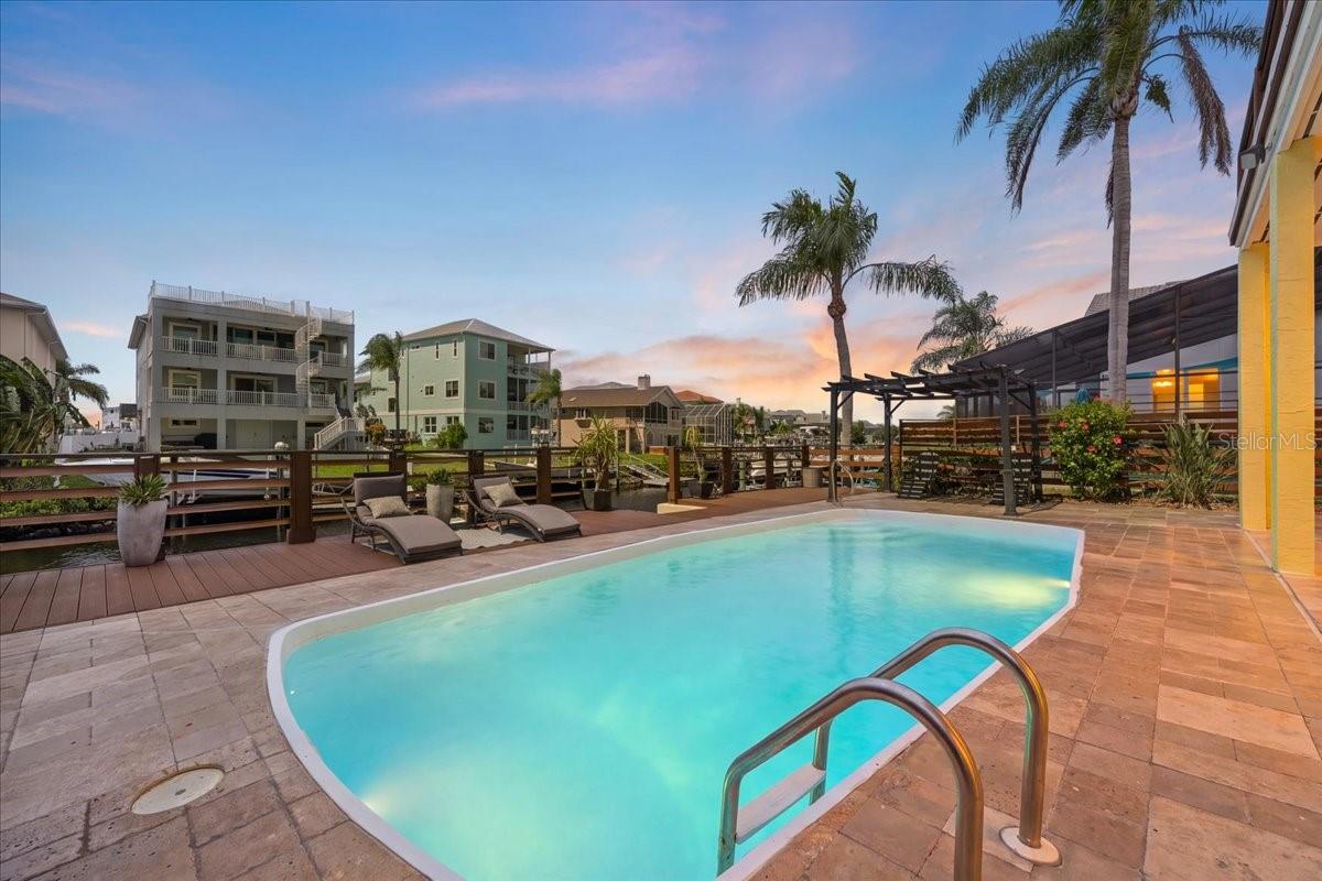 Casas a venda 1 - Jen Dantas 6009 BAYWAY COURT