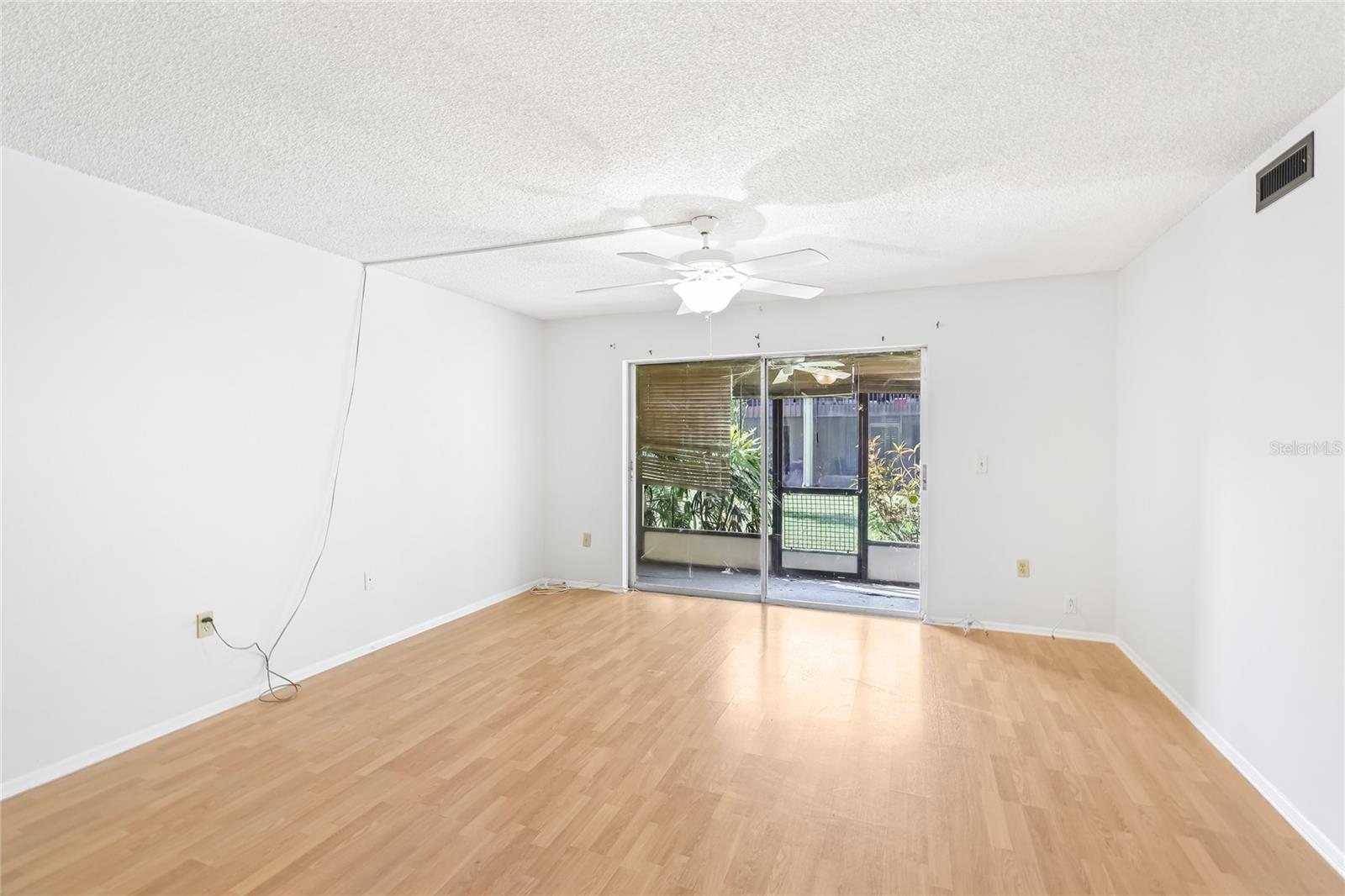 2736 HIDDEN LAKE BOULEVARD B