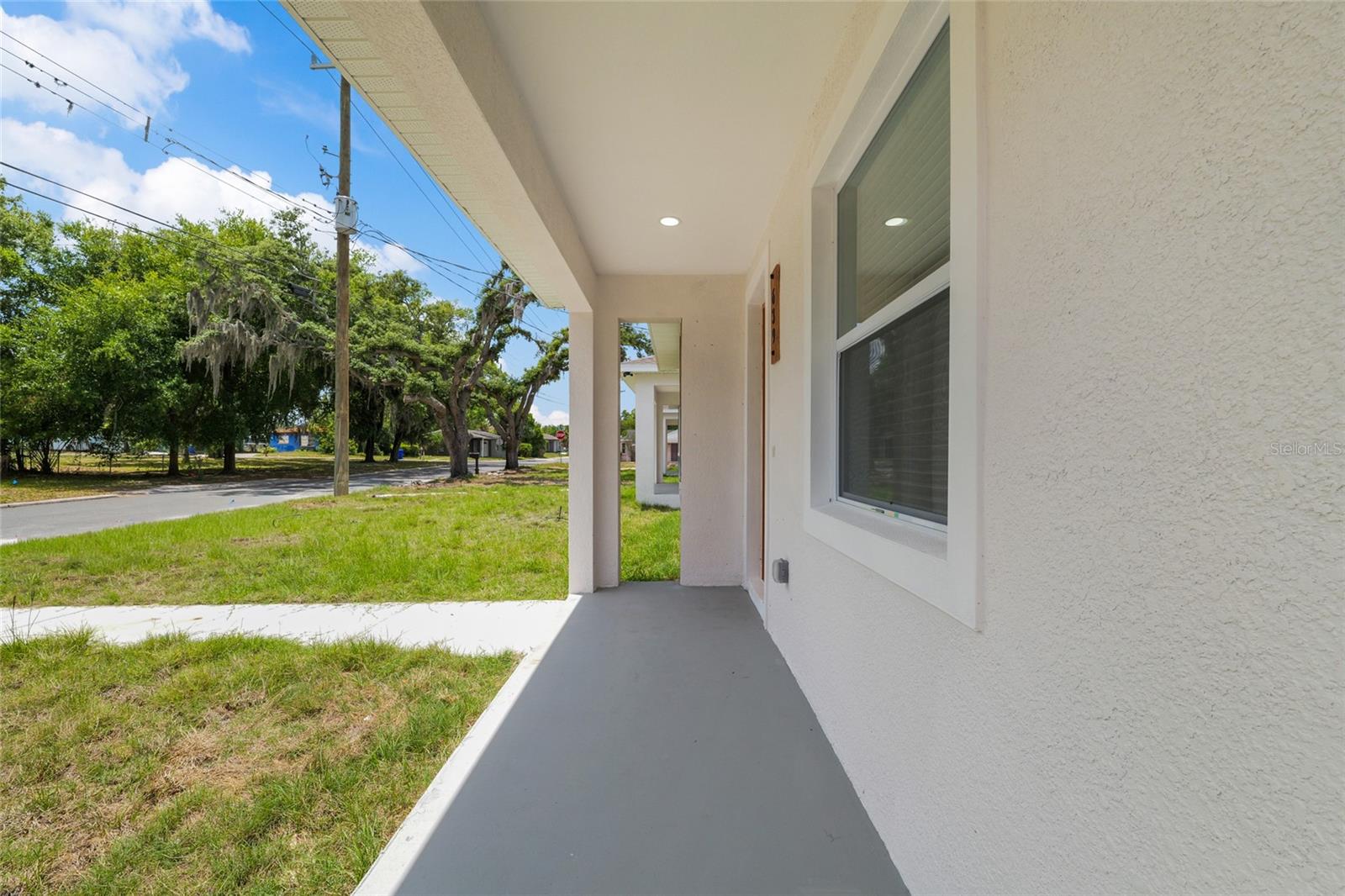 639 W 9TH STREET