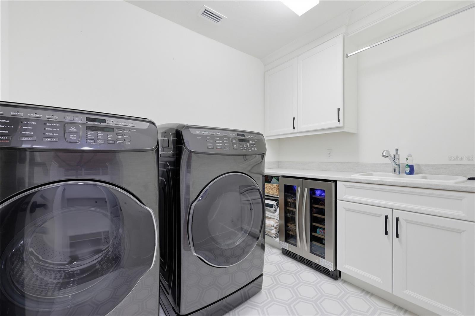 GLORIAS WAY - Residential