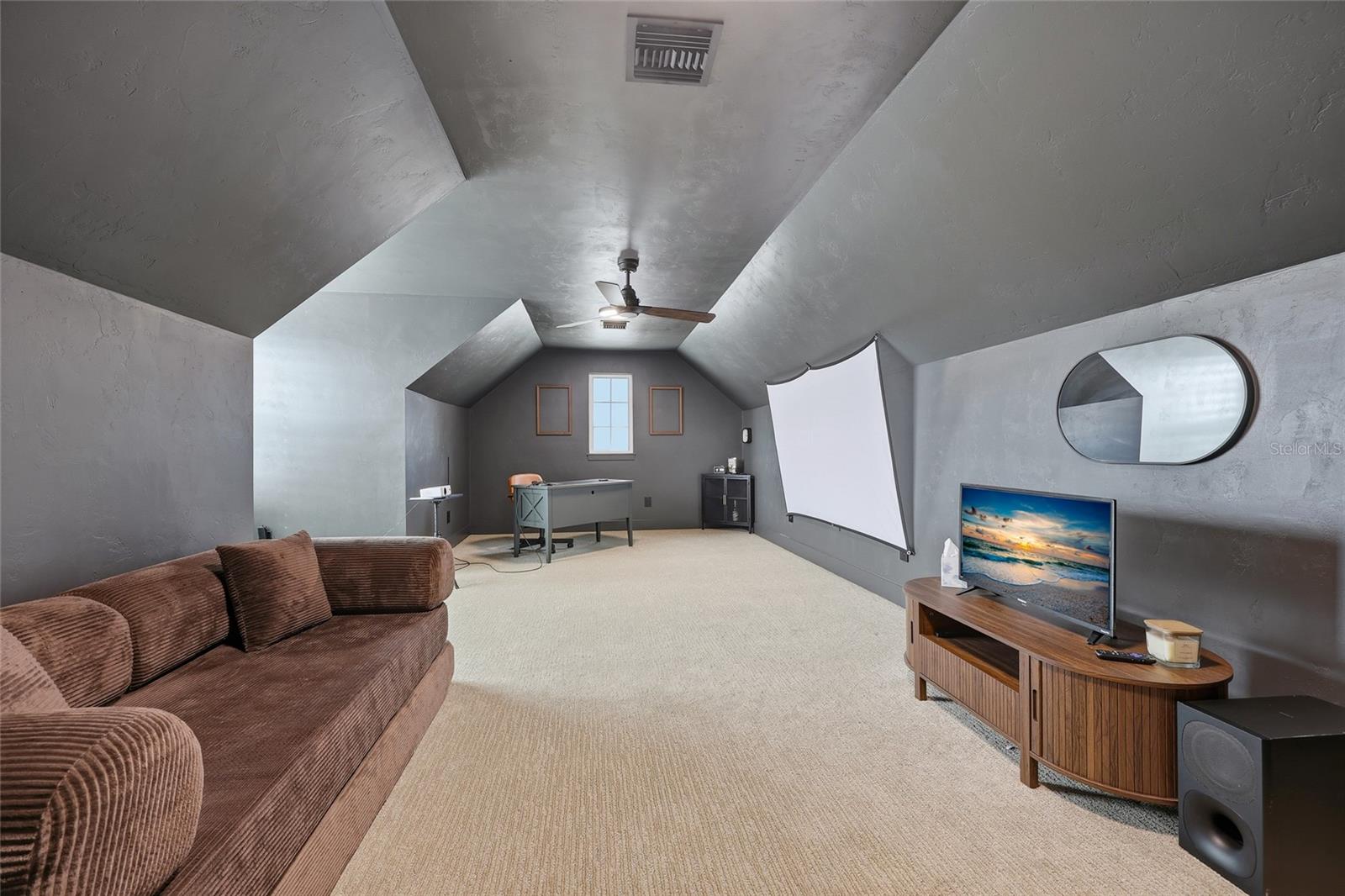 GLORIAS WAY - Residential