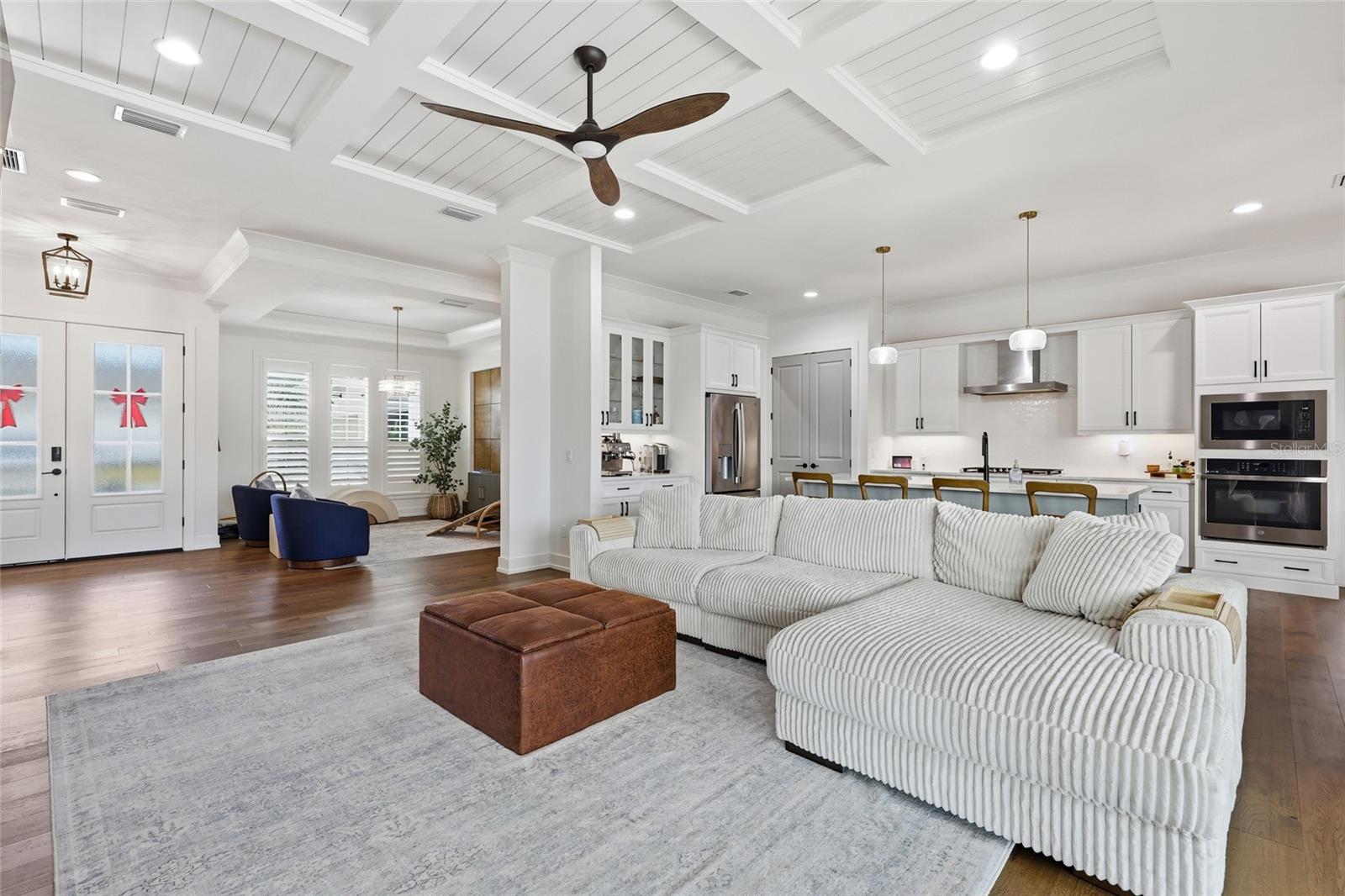 GLORIAS WAY - Residential