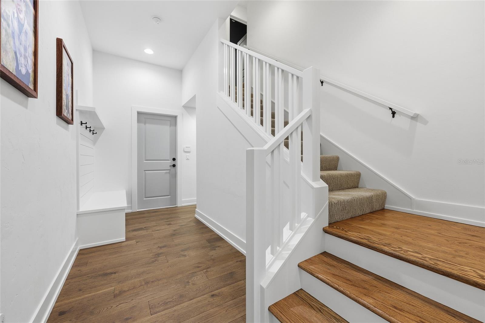 GLORIAS WAY - Residential