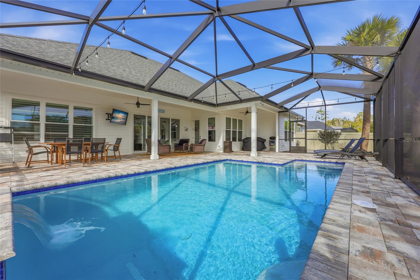 GLORIAS WAY - Residential