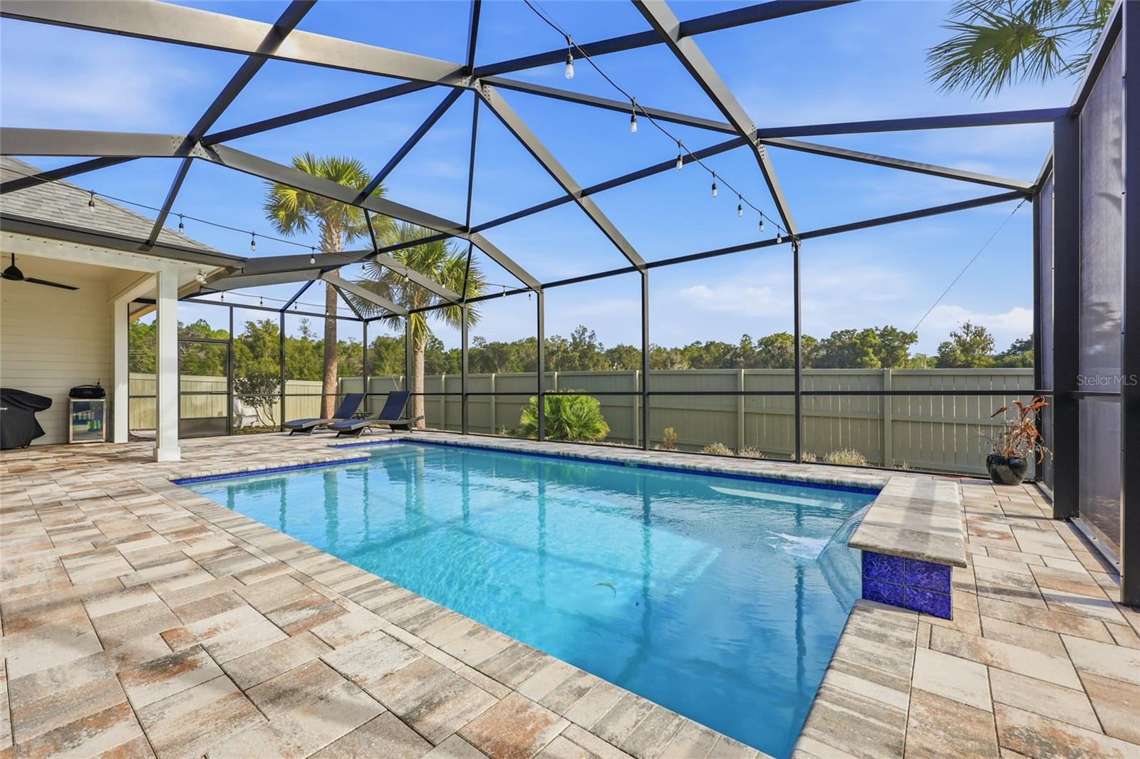 GLORIAS WAY - Residential