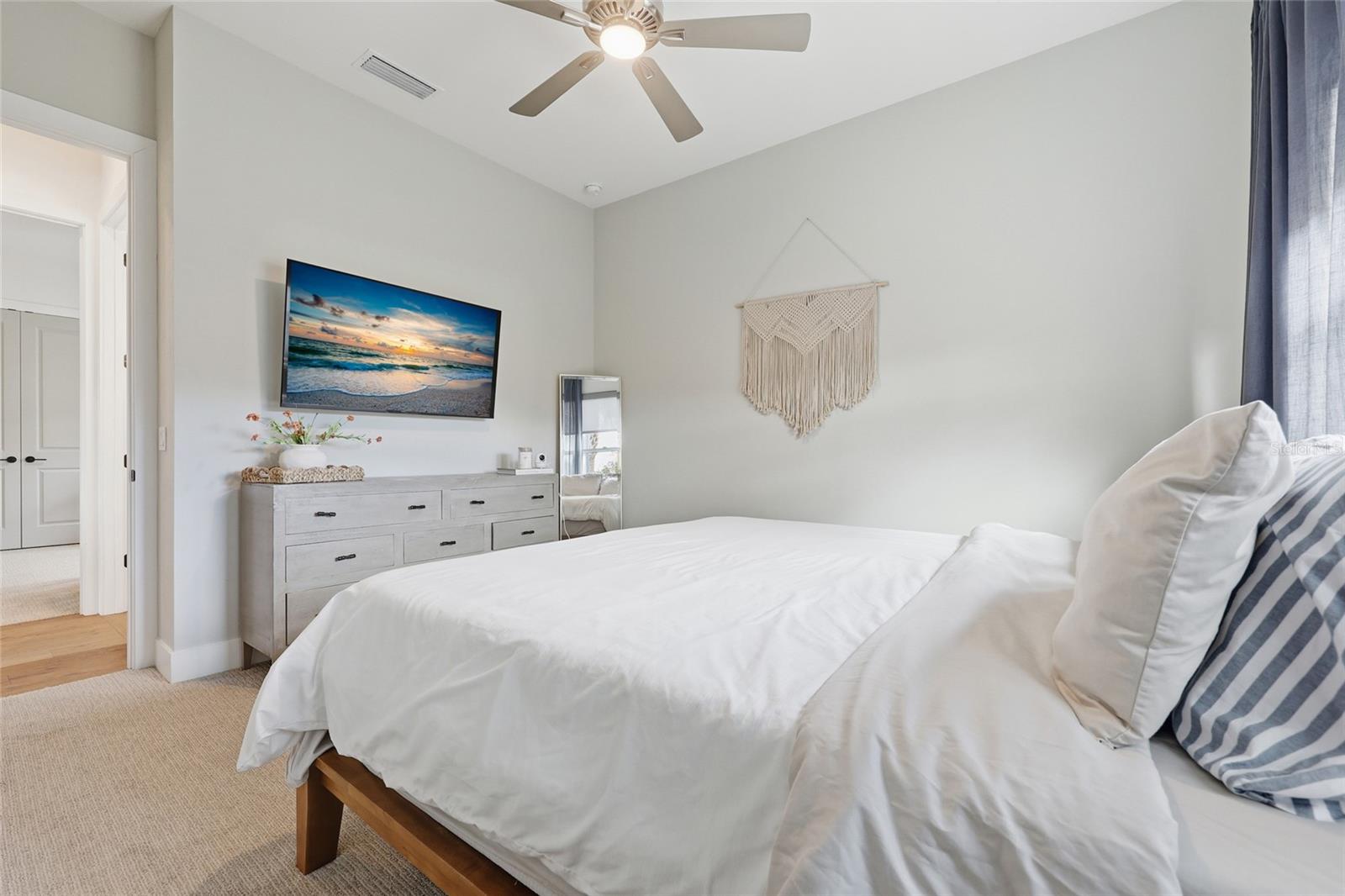 GLORIAS WAY - Residential