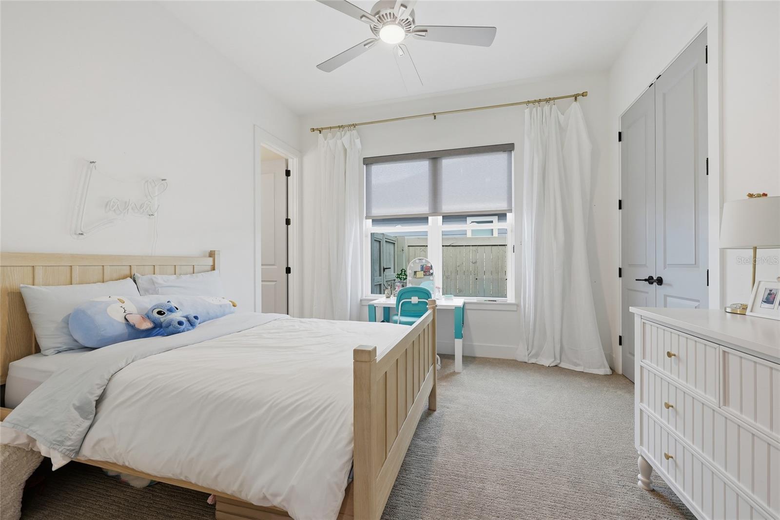 GLORIAS WAY - Residential