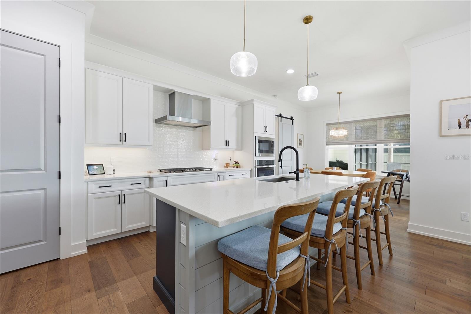 GLORIAS WAY - Residential