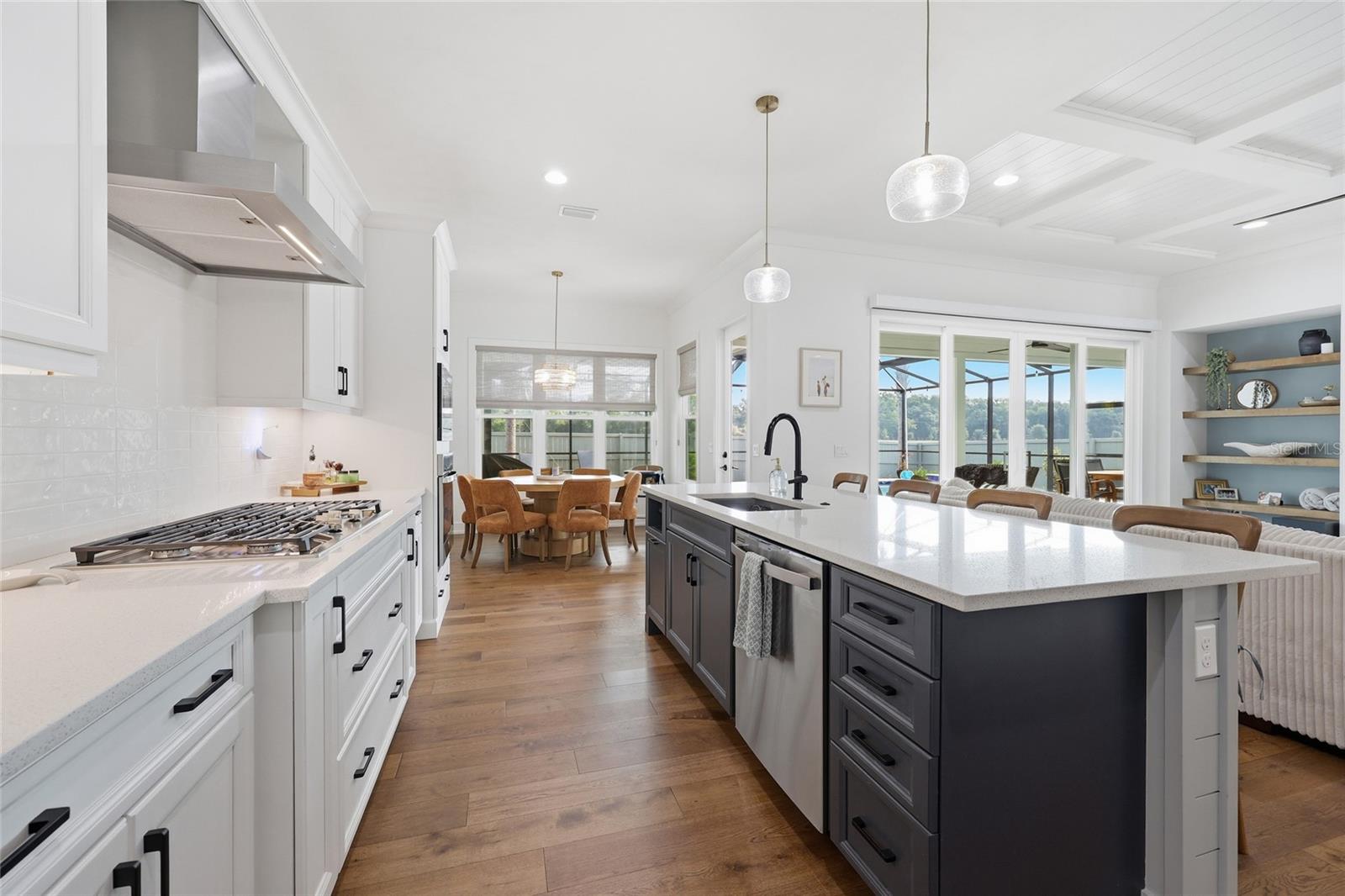 GLORIAS WAY - Residential