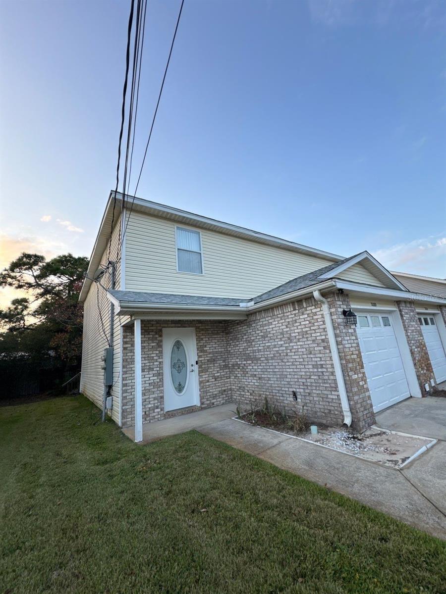2127 TOM STREET 2127