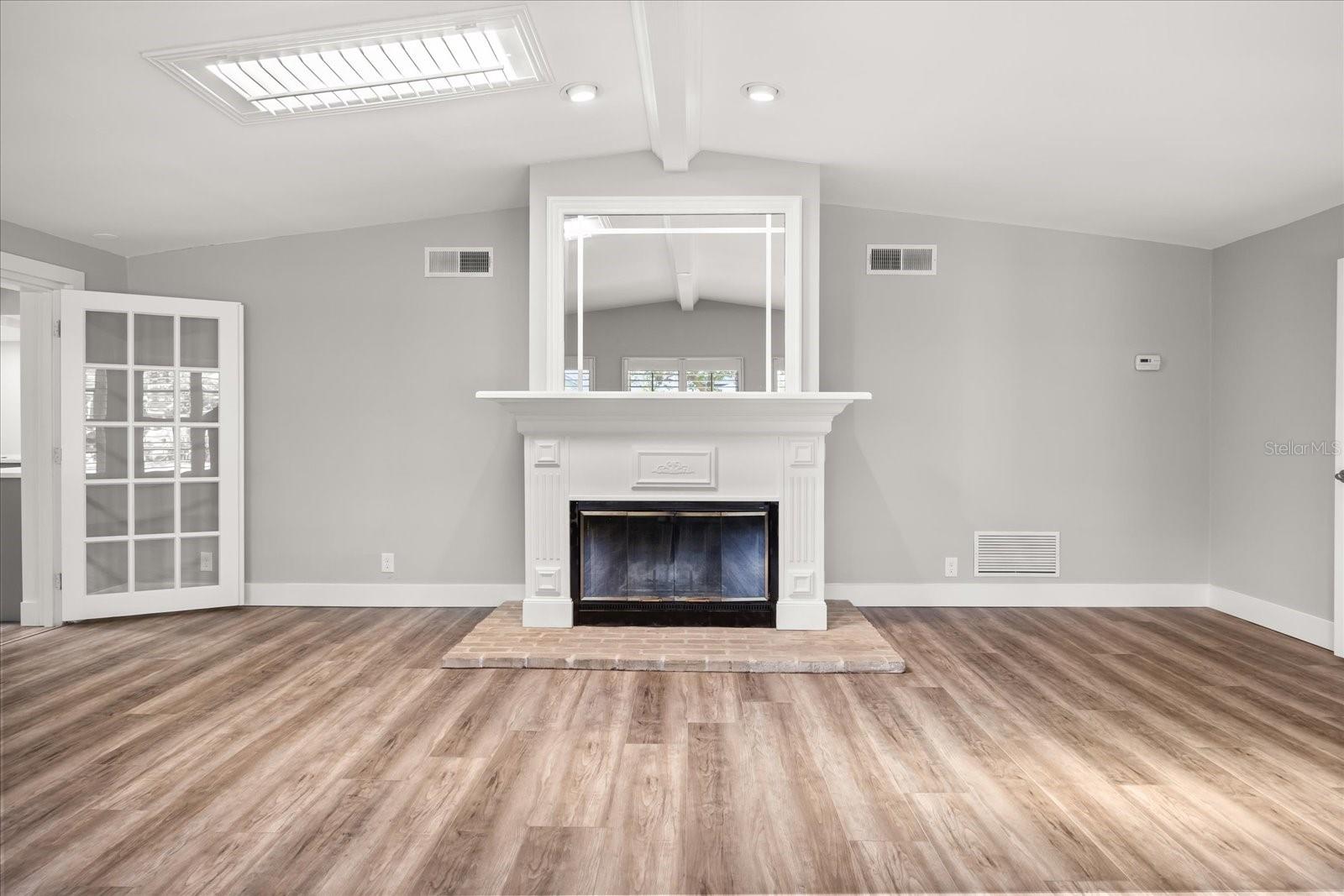 TIMBERLANE SHORES - Residential