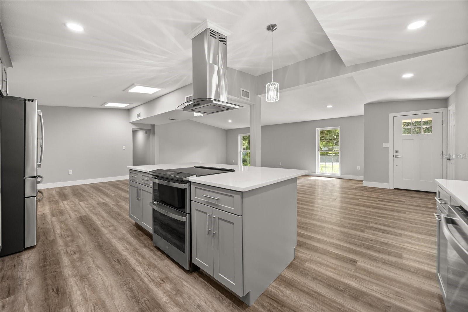TIMBERLANE SHORES - Residential