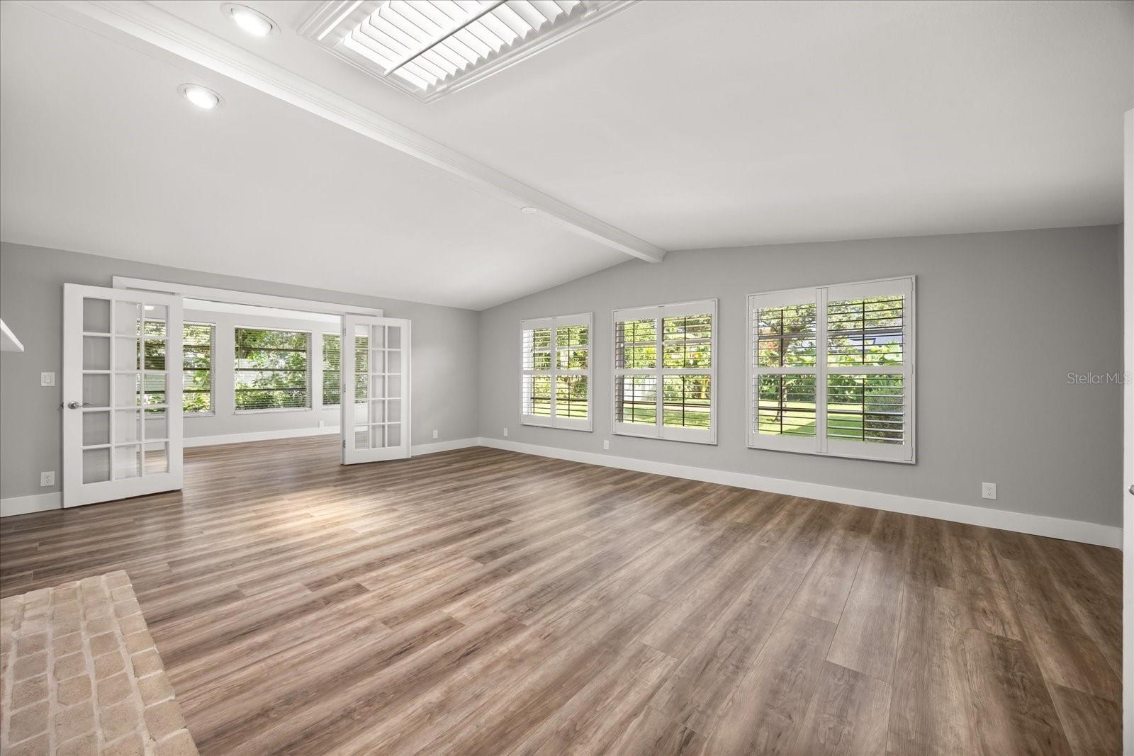 TIMBERLANE SHORES - Residential