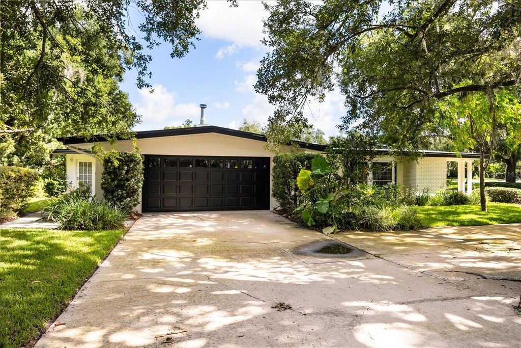 Photo of 1981 Blue Ridge Road, Winter Park, FL 32789 (MLS # O6337890)