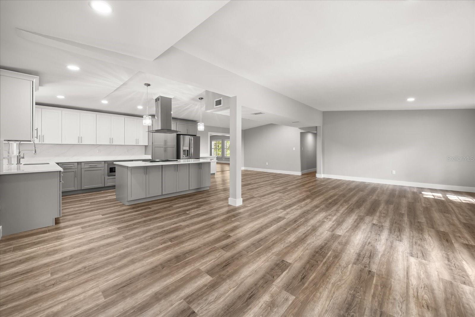 TIMBERLANE SHORES - Residential