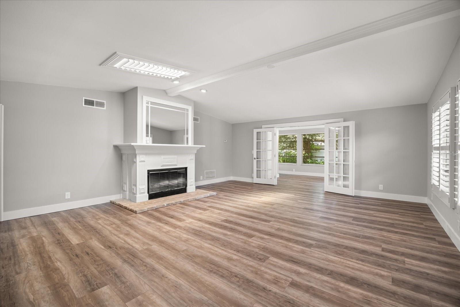 TIMBERLANE SHORES - Residential