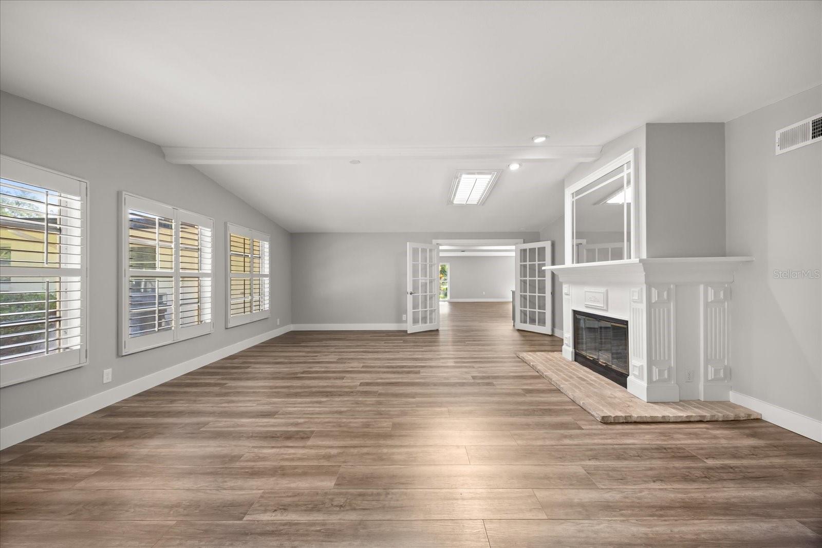 TIMBERLANE SHORES - Residential