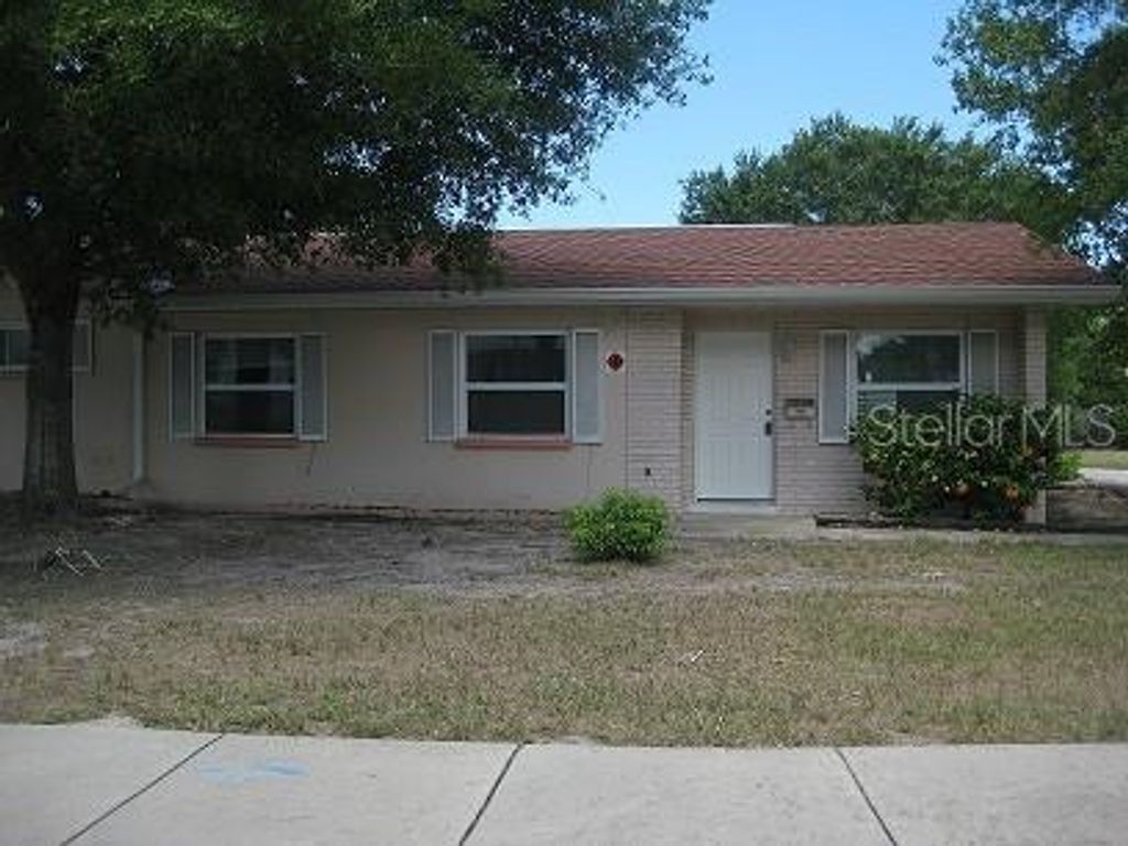 Photo of 105 20th Street SW, Largo, FL 33770 (MLS # TB8500653)