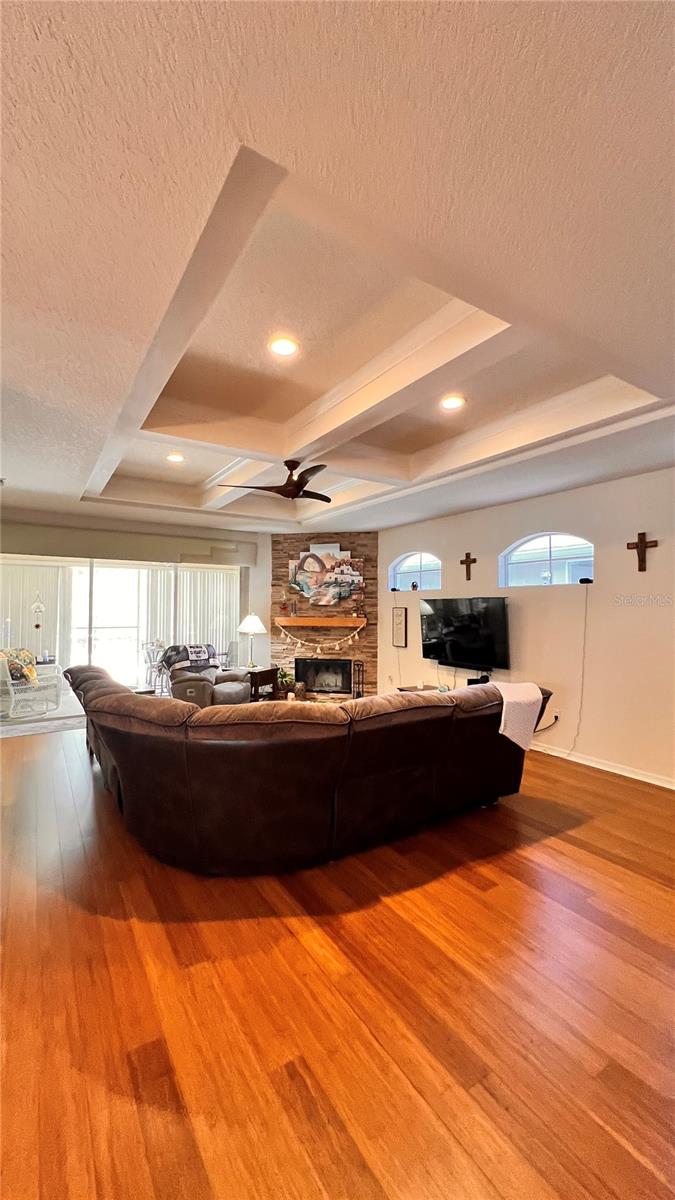 5561 LEGEND HILLS LANE
