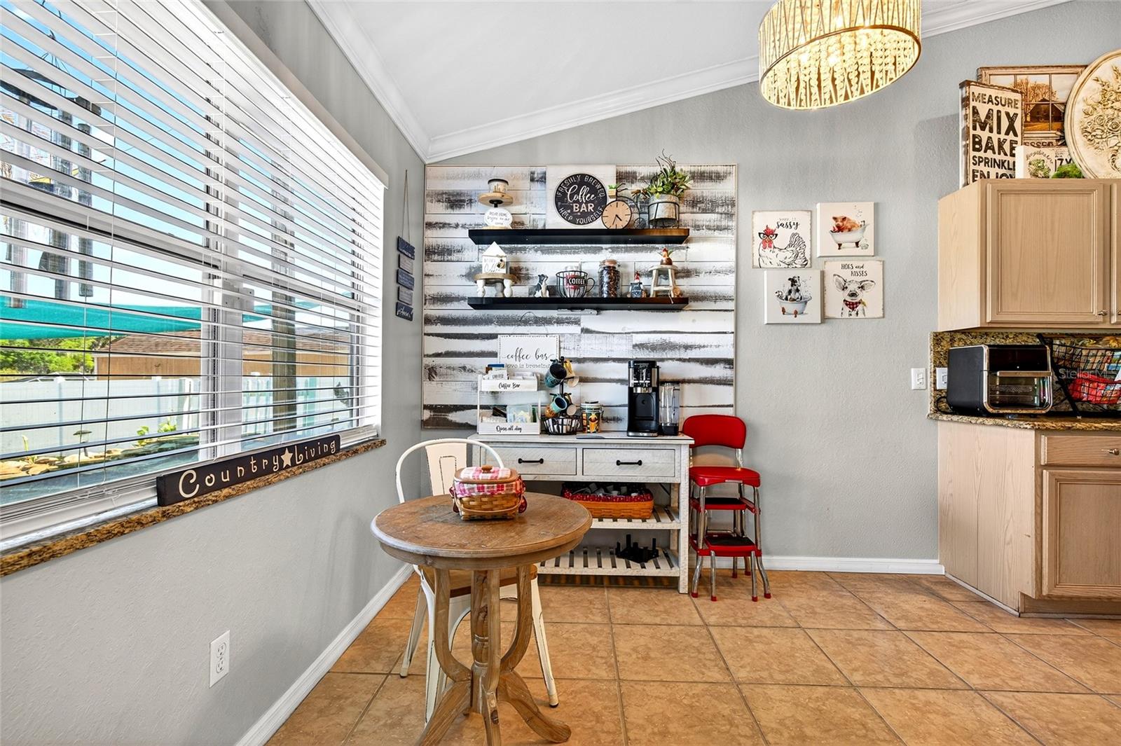 TURNING POINTE ESTATE - Residential