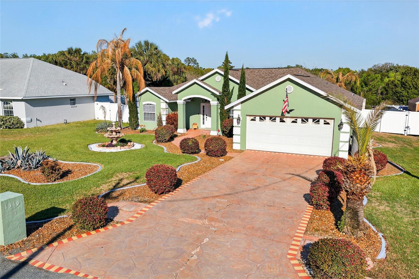 TURNING POINTE ESTATE - Residential