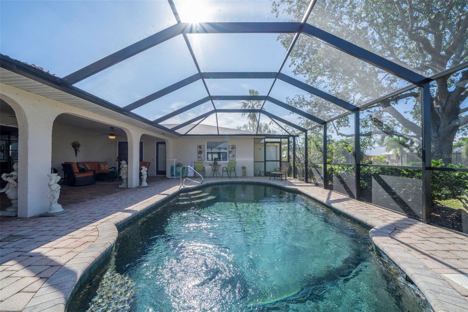 7529 CORAL TREE
