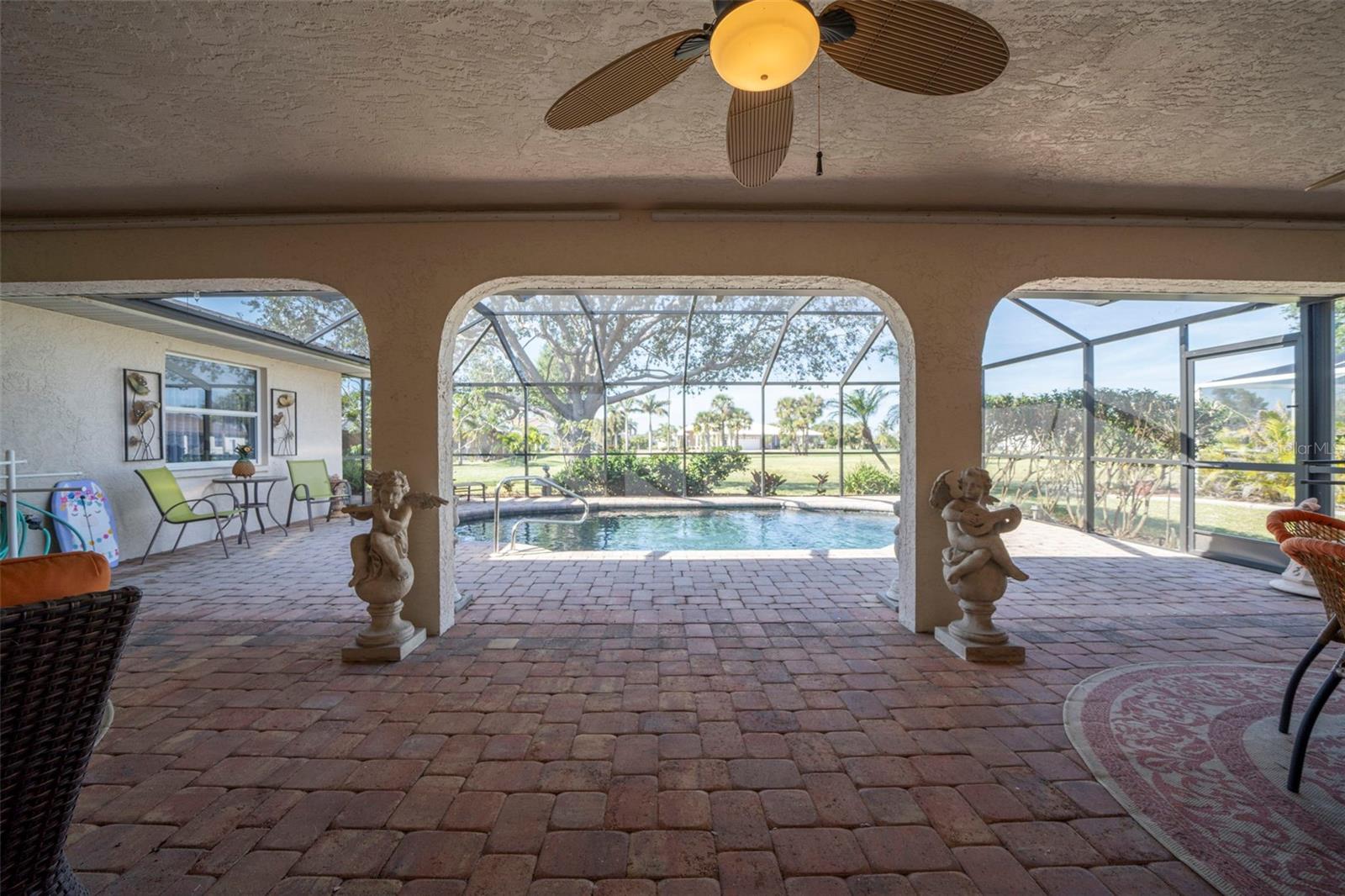 7529 CORAL TREE