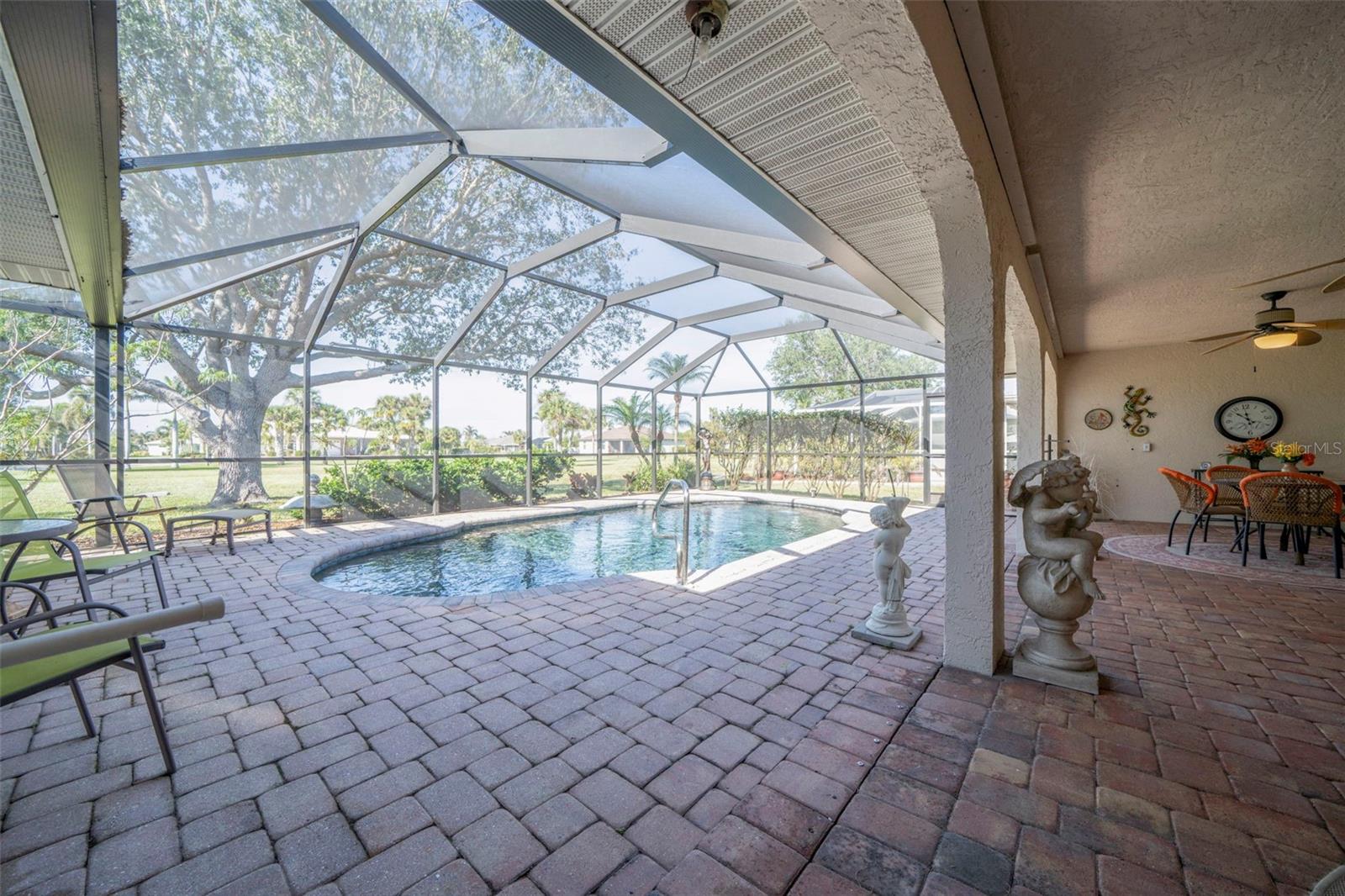7529 CORAL TREE