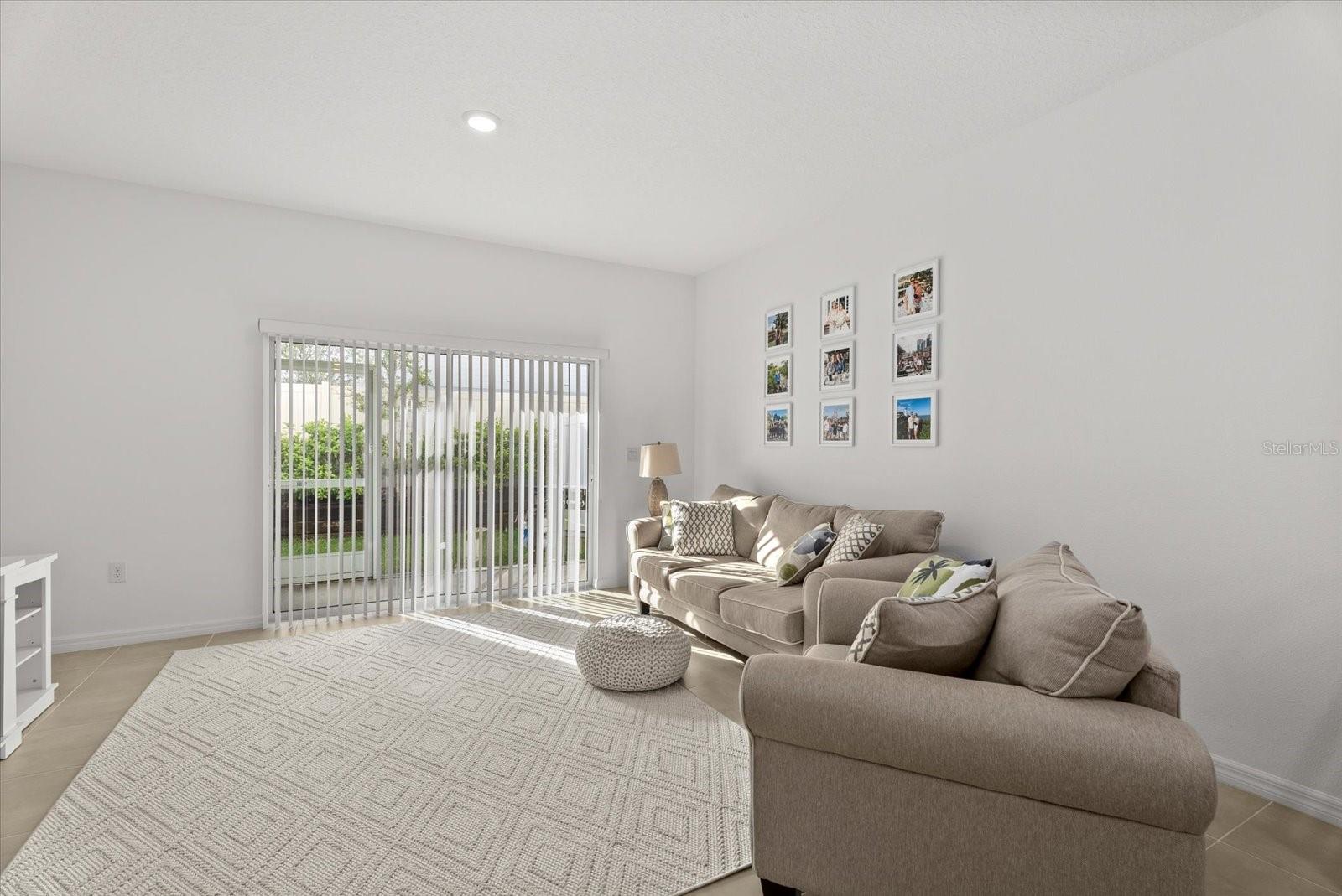 SKYE RANCH NBRHD 2 TWNHMS NORT - Residential