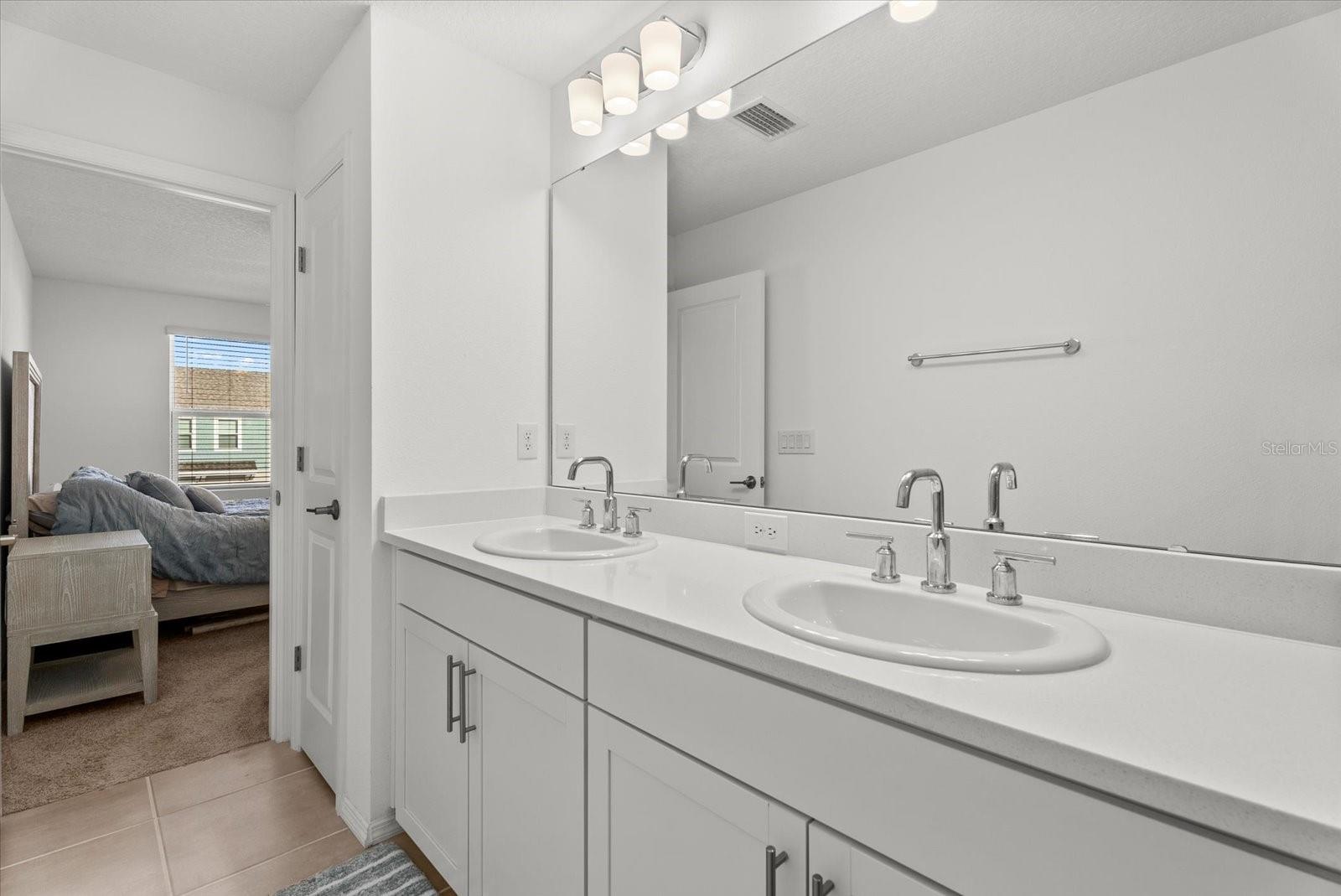 SKYE RANCH NBRHD 2 TWNHMS NORT - Residential