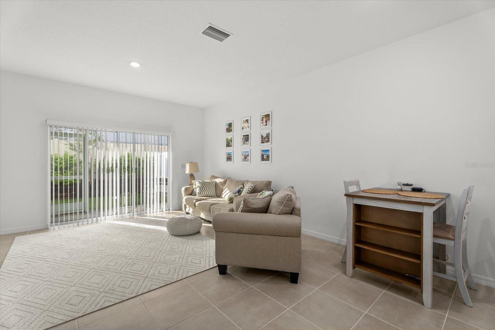 SKYE RANCH NBRHD 2 TWNHMS NORT - Residential