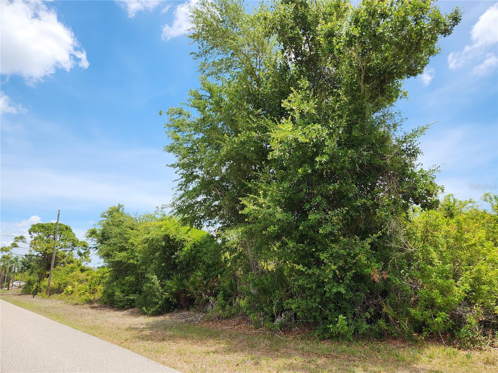 PORT CHARLOTTE SEC 052 - Land