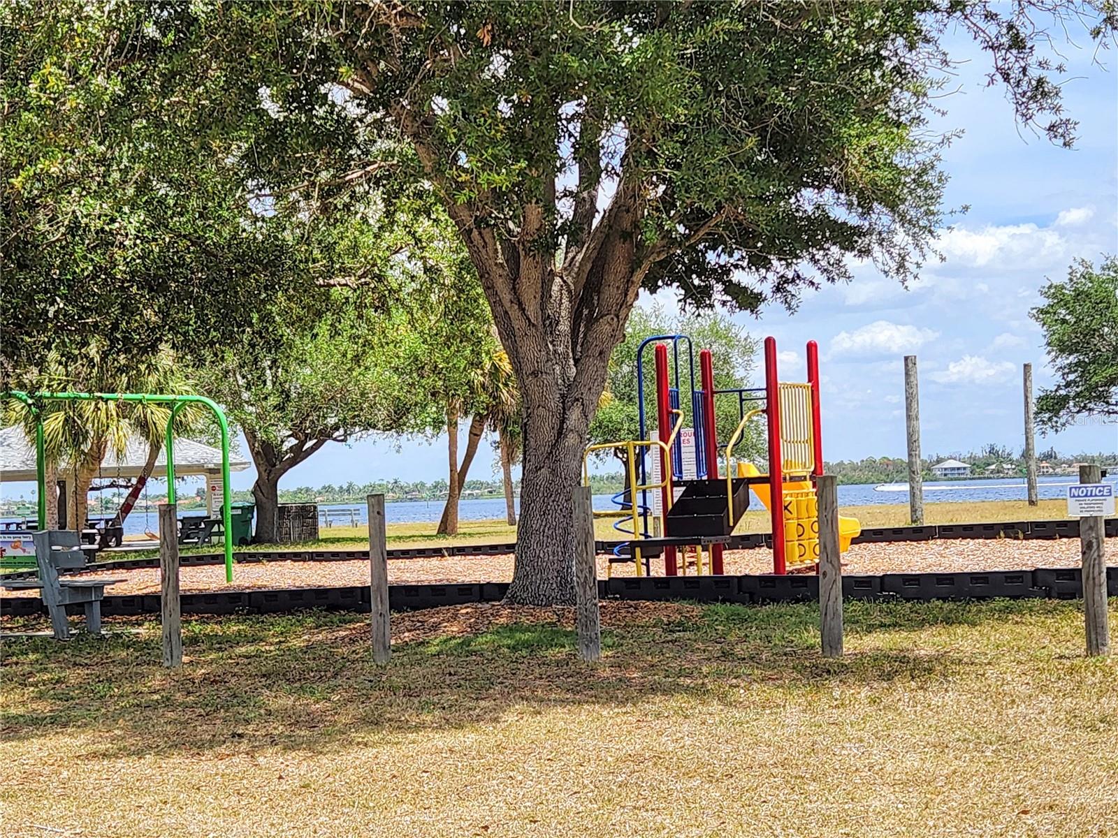 PORT CHARLOTTE SEC 052 - Land