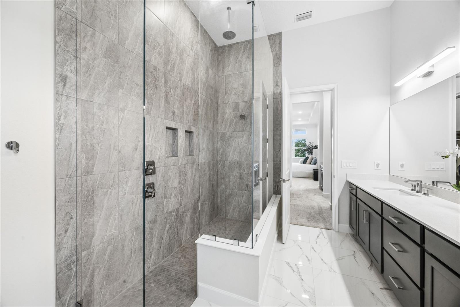 AVALON RDG - Residential