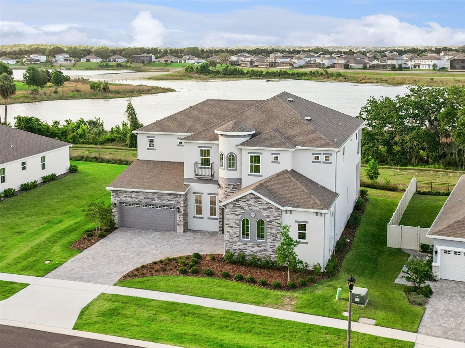 AVALON RDG - Residential