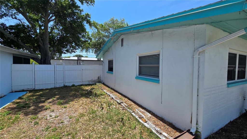 Photo of 2221 Euclid Circle S, Clearwater, FL 33764 (MLS # TB8488340)